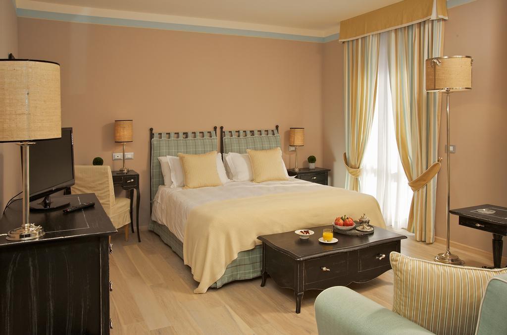 Albergo La Fontanella 산카시아노데이반니 외부 사진